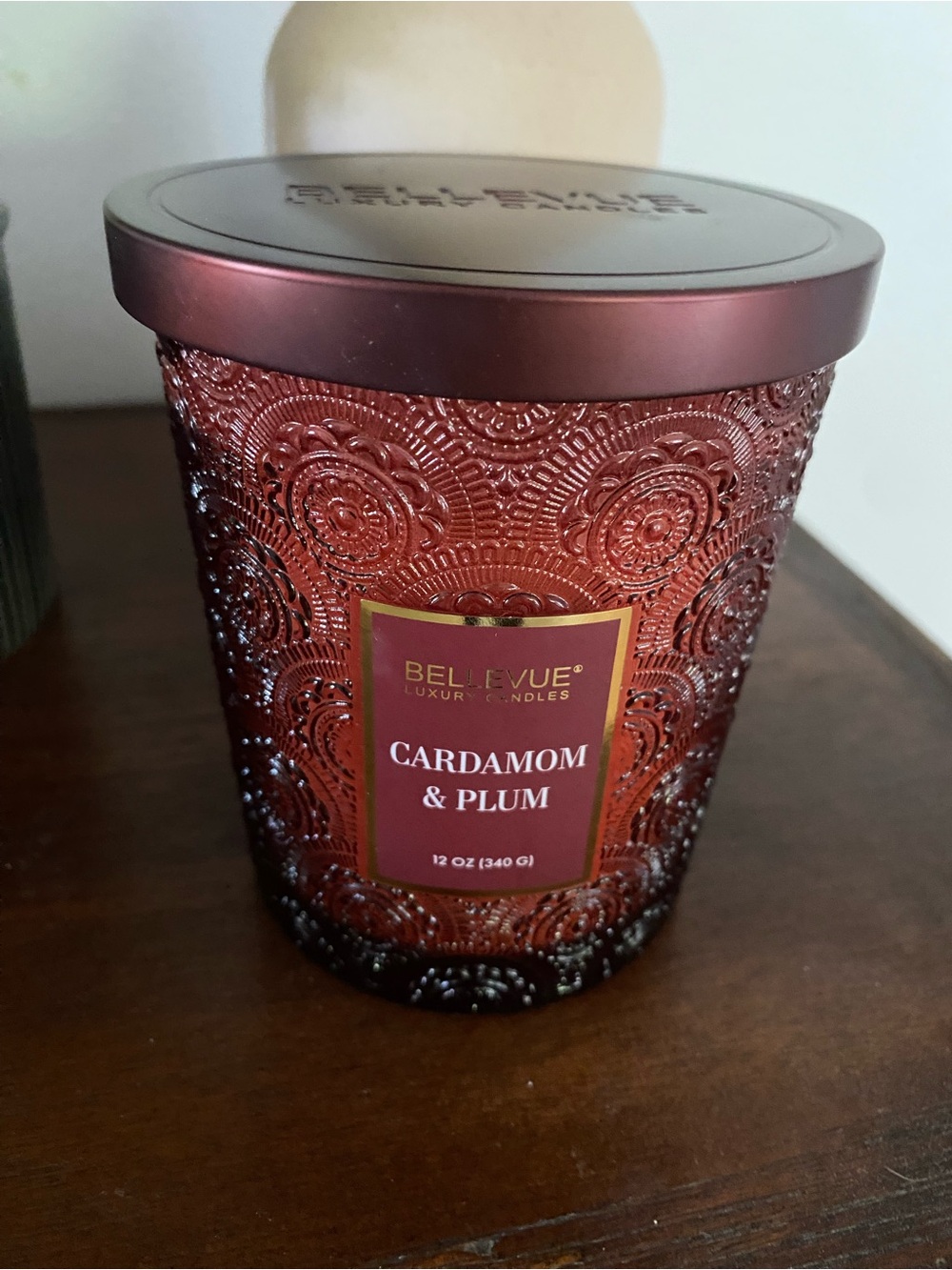 NEW Bellevue Luxury Candles Cardamom & Plumb Double Wick 12 oz candle. Soy blend